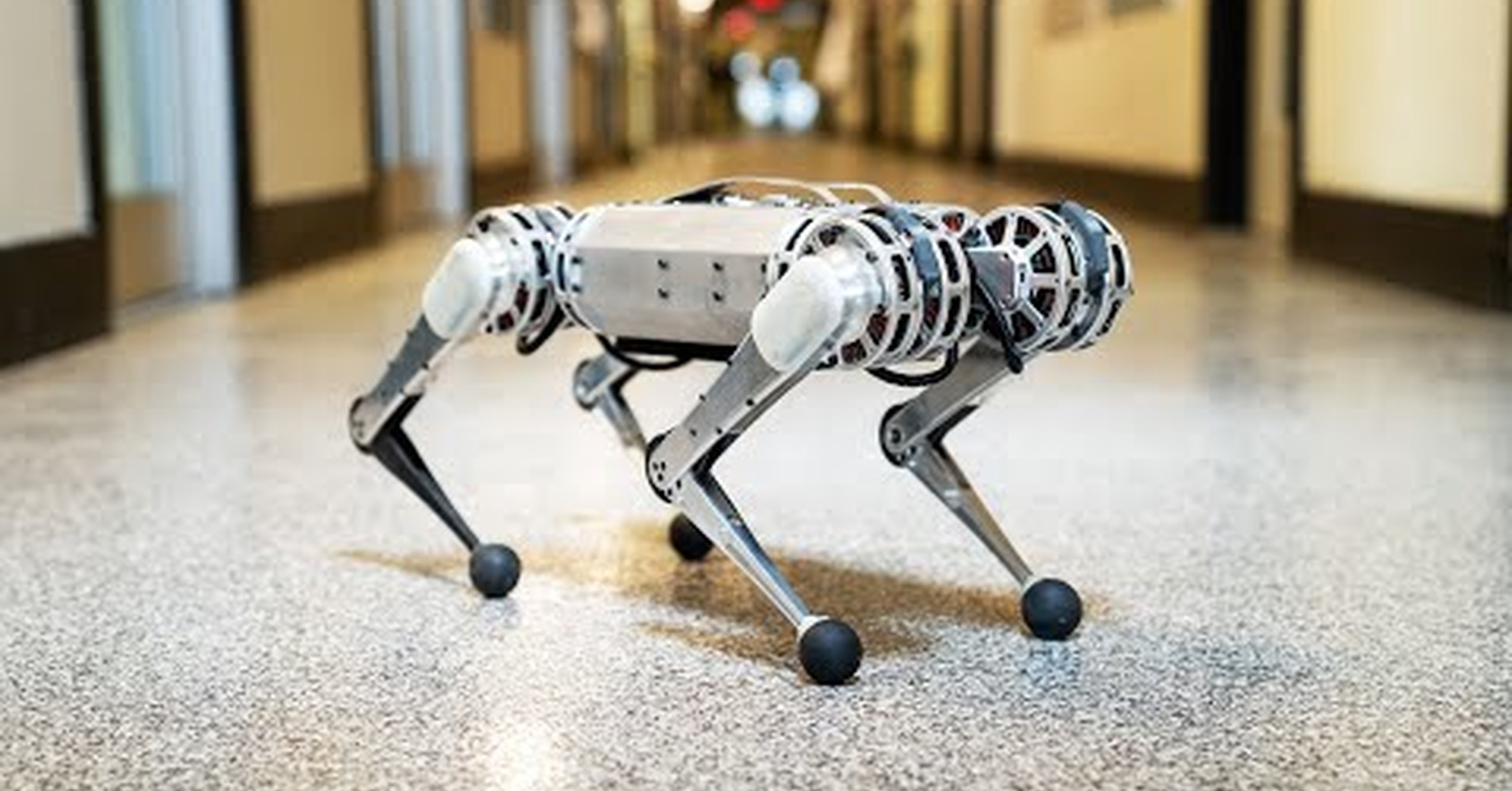 Робот который бегает. Робот который бегает. Гироскоп boston dynamics. Робототехника boston dynamics. Атлас робот boston dynamics.