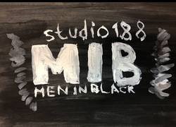 Enlace a Men in Black versión ''hacendado''