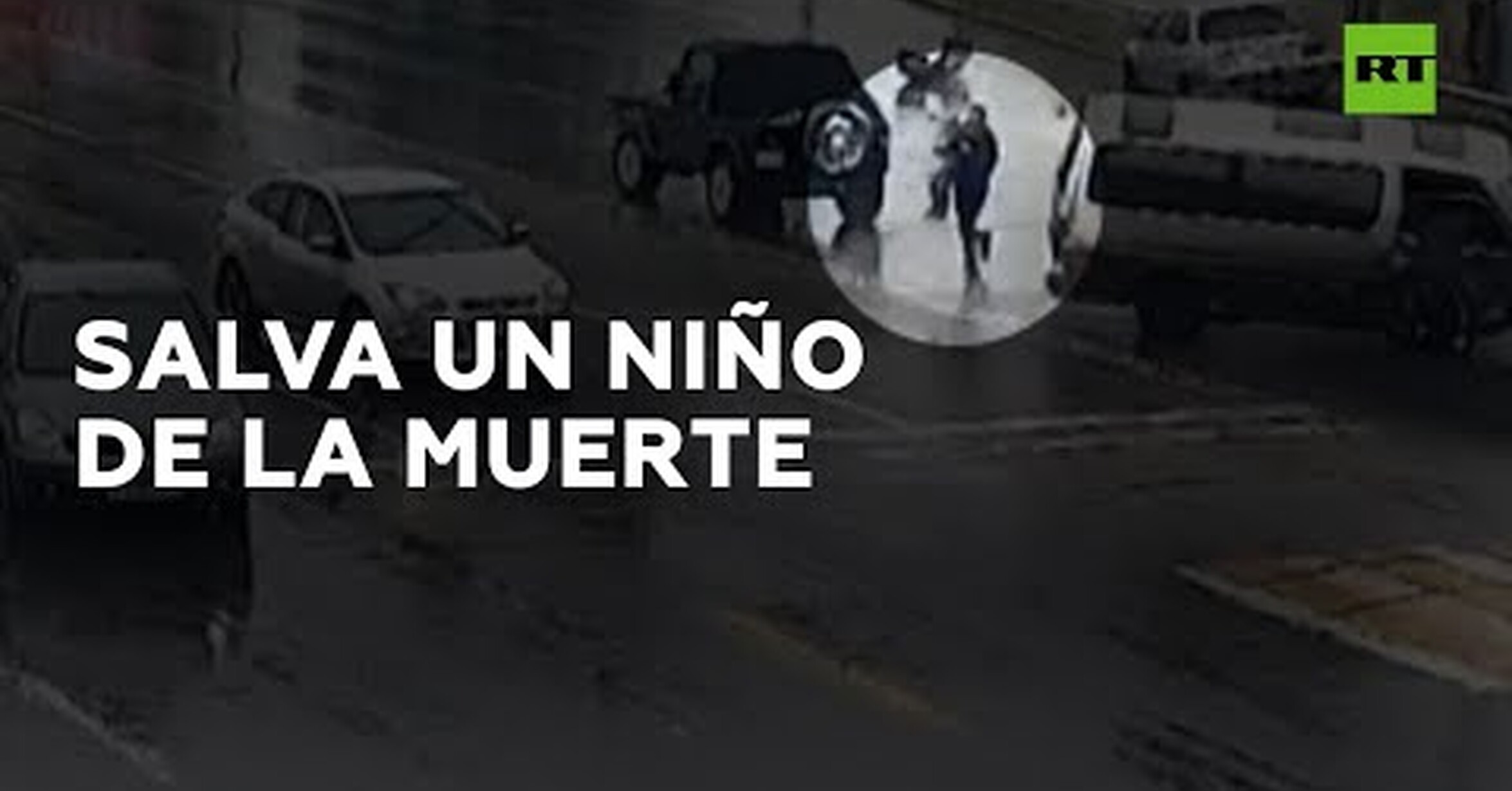 ¡No tengo tele! / Un hombre salva a un niño de ser atropellado por la en la que viajaba