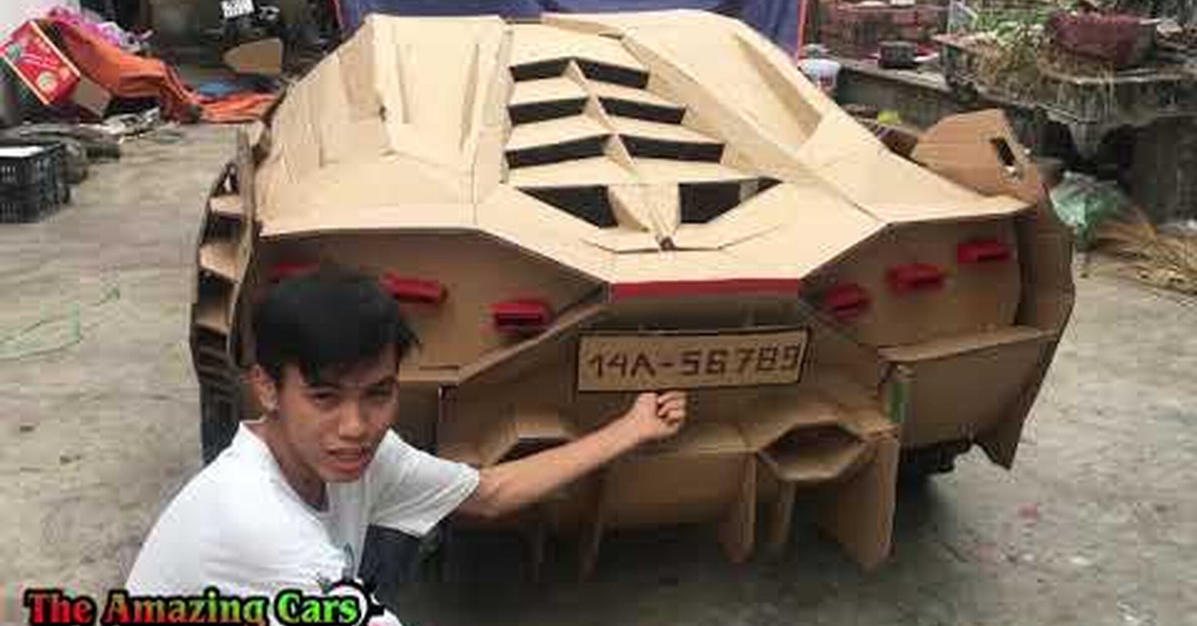 No tengo tele! / Construyendo un Lamborghini hecho de cartón