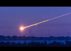 Enlace a Meteorito hace que se haga de día por un instante en Rusia