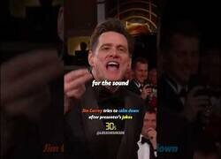 Enlace a La divertida reacción de Jim Carrey al ser despreciado por los presentadores de una gala de premios