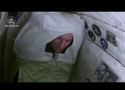 Enlace a ¿Cómo duermen los astronautas en el espacio?