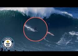 Enlace a La ola más larga jamás surfeada