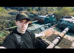 Enlace a Descubriendo un cementerio de tanques en mitad del bosque
