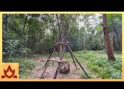 Enlace a Construyendo una catapulta en mitad del bosque