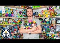 Enlace a La mayor colección de cubos de Rubik del mundo