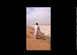 Enlace a En Arabia Saudí se forman ríos de granizo