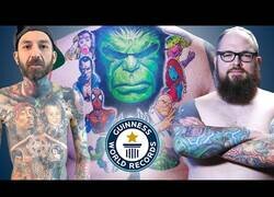 Enlace a El hombre con más tatuajes de Marvel en el mundo