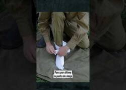Enlace a Así se colocan los Portianki, los calcetines que usaba el ejército ruso durante la Segunda Guerra Mundial