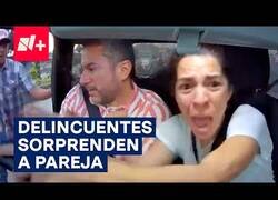 Enlace a Una pareja consigue huir de un intento de asalto en Guayaquil