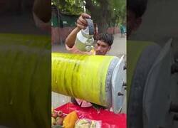 Enlace a Así hacen helados de frutas en la India