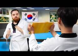 Enlace a Ibai hace clases de taekwondo en Corea del Sur