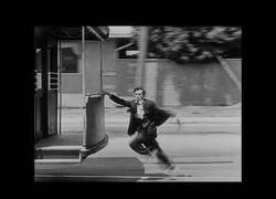 Enlace a Escenas de riesgo de Buster Keaton cuando no habían dobles de acción