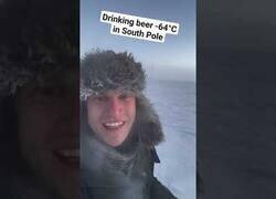 Enlace a Intentando beber cerveza en el Polo Sur