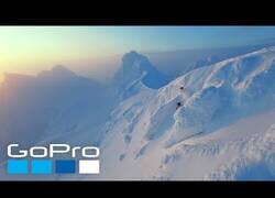 Enlace a Increíbles vistas de dron esquiando en Noruega