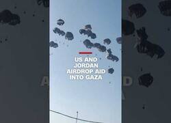 Enlace a La ayuda humanitaria de EEUU cae sobre las costas de Gaza