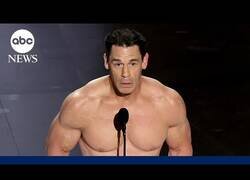 Enlace a John Cena apareció desnudo en la Gala de los Oscars