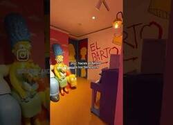 Enlace a POV: Llegas a un Airbnb inspirado en Los Simpson