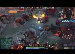 Enlace a Un streamer ucraniano juega a Dota cuando un misil cae al otro lado de la calle