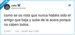 Enlace a O el que se queda desplazado porque sois impares, por @descentradaa