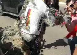 Enlace a Este ciclista se cae de pleno en un sitio lleno de cactus y ouch, por @vivenmenosviral