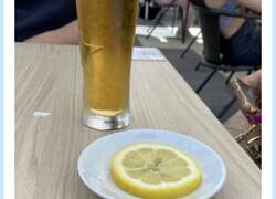 Enlace a Esto es lo que te dan en Portugal cuando te pides una cerveza con limón, por @krikiminal
