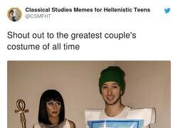 Enlace a Cleopatra y Ensalada César, la mejor pareja disfrazada, por @CSMFHT