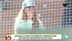 Enlace a La madurez mental de Shakira, que le hace una peineta a Piqué en mitad de un partido de sus hijos