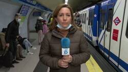 Enlace a Seguro que la reportera no se esperaba nada lo que le acabó pasando en el metro, por @TVSALSEO