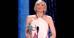 Enlace a Kate Blanchett recibe esta estatuilla y se le va la mano haciendo un trabajillo
