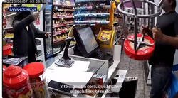 Enlace a OJO, VÍDEO DEL AÑO: Mujer va a robar a un supermercado y parece un capítulo de La Que se Avecina