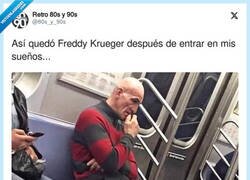 Enlace a Freddy Krueger traumatizado y pensativo, por @80s_y_90s