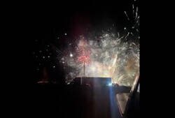 Enlace a Un camión cargado de fuegos artificiales por valor de 100.000 dólares se estrella en Canadá y pasa esto: