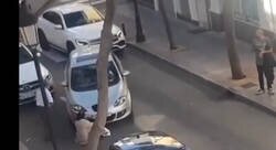 Enlace a Se sientan para reservar una plaza de aparcamiento en la calle y golpean un vehículo que intentaba aparcar Fuengirola