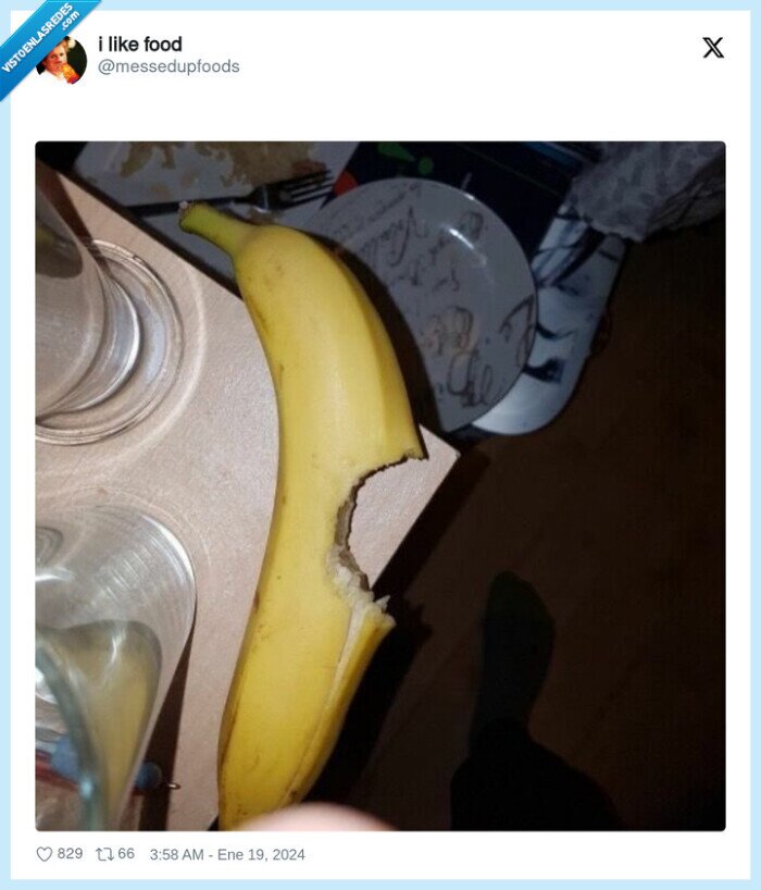 1517045 - Hay que ser psicópata para morder un plátano así, por @messedupfoods