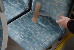 Enlace a Si vas normalmente en autobús, llévate un martillo como éste y te llevarás alguna sorpresa