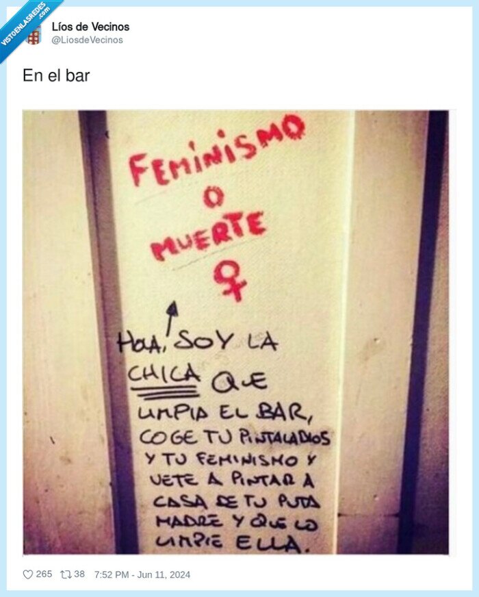 puerta,bar,feminismo,pintada