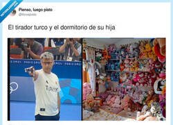 Enlace a Le consiguió todos los peluches de la feria, por @Ilovepisto