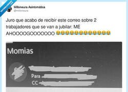 Enlace a Atención al título del email, por @milloneura