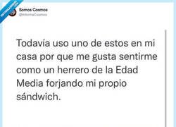 Enlace a Esos sandwiches saben como Dios, por @InformaCosmos