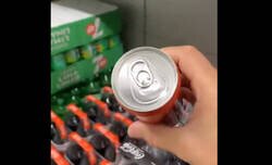 Enlace a Ojito si bebéis directamente de una lata