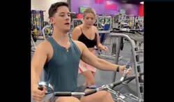 Enlace a La peor broma que te pueden hacer cuando estás en el gym