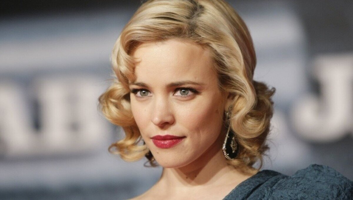 Rachel McAdams denuncia a un director: me pidió que le enseñara mi vello púbico mientras se mastu..