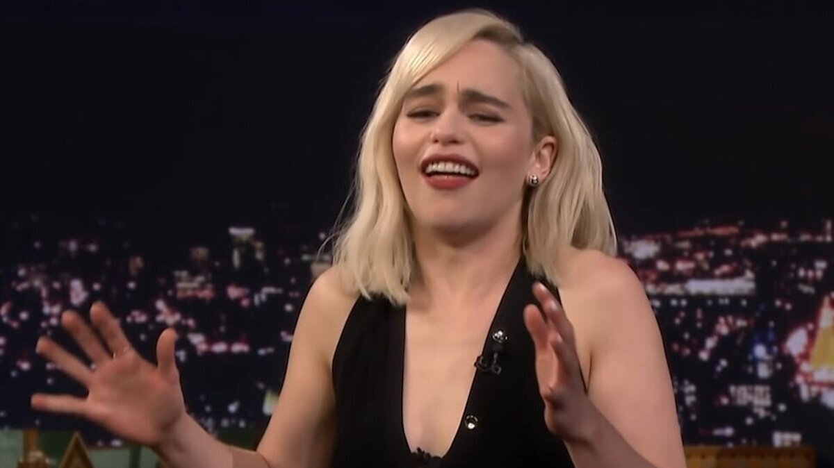 Emilia Clarke hace la peor imitación de Wookie de la historia