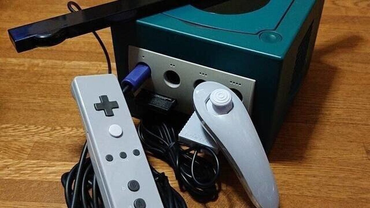 Salen a la luz fotos de un prototipo de Wiimote... ¡para GameCube!