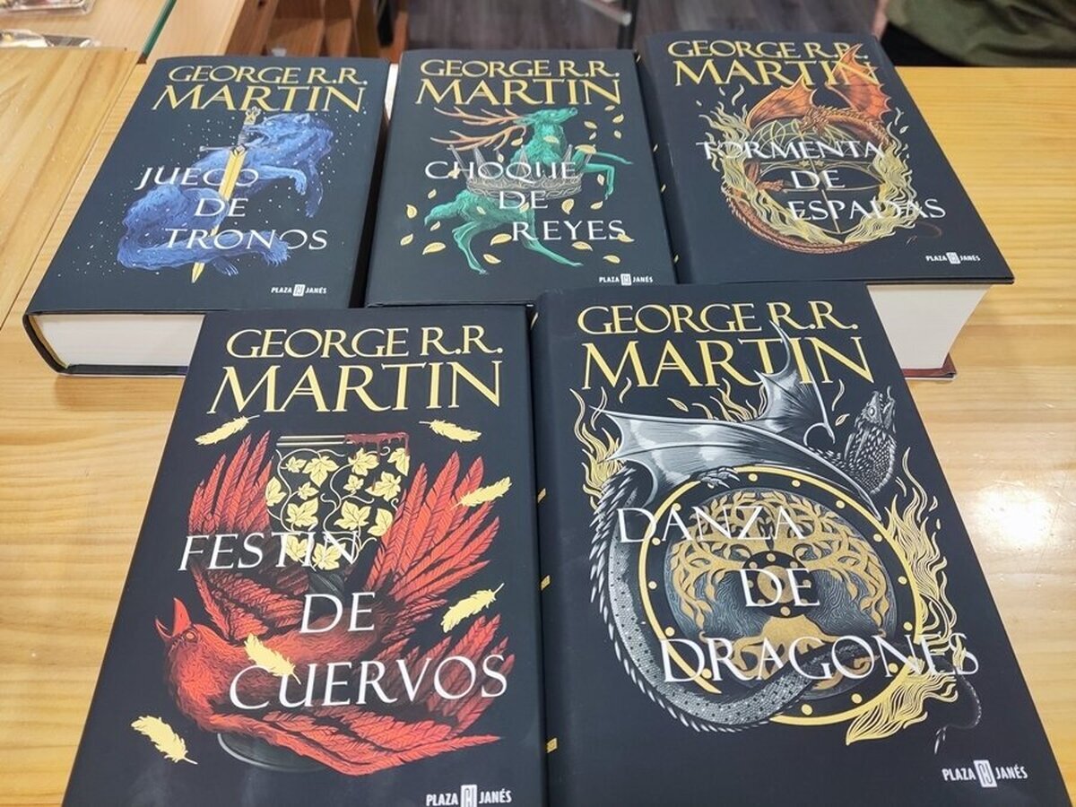 Segun George R. R. Martin hay SIETE series de su obra en desarrollo