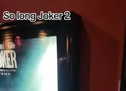 Este teatro empez&oacute; a retirar los posters del Joker... 3 d&iacute;as despues del estreno