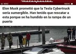 S&iacute;, Elon: es sumergible, y tu cohete muy brillante. CyberGlup y StarBoom