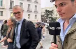 Vito Quiles le ha preguntado a la l&iacute;der de Junts por qu&eacute; rechaza la bandera de Espa&ntilde;a pero acepta cobrar 100.000 euros de sueldo de Espa&ntilde;a